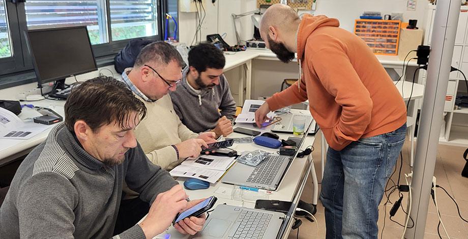 BricoLab – Un atelier autour de la création d'outils électroniques