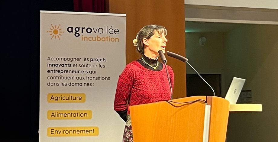 Carole Sinfort, Directrice de l'Institut Agro Montpellier prononce le discours introductif à la finale